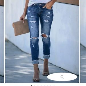 NWOT VICI universal distressed jeans